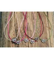 Trachtencollier mit Seidenband und Herzanhänger